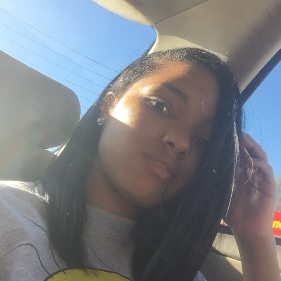 Meet your Posher, Alexus - Picture 1 of 1